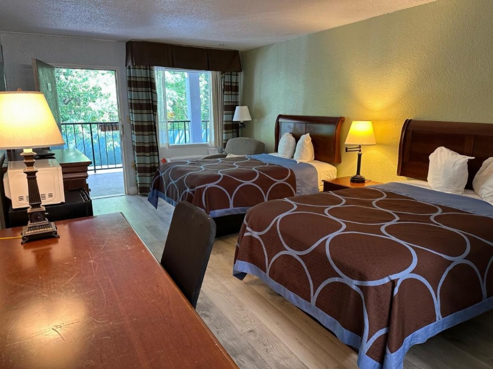 Room image 3